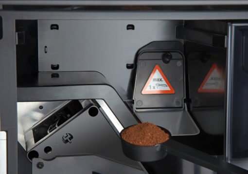 vị trí đưa bột cafe vào Máy pha cà phê Miele CVA6805
