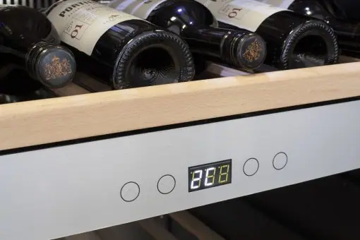Bảng điều khiển nhiệt độ Tủ bảo quản rượu vang Caso WineComfort 660 Smart
