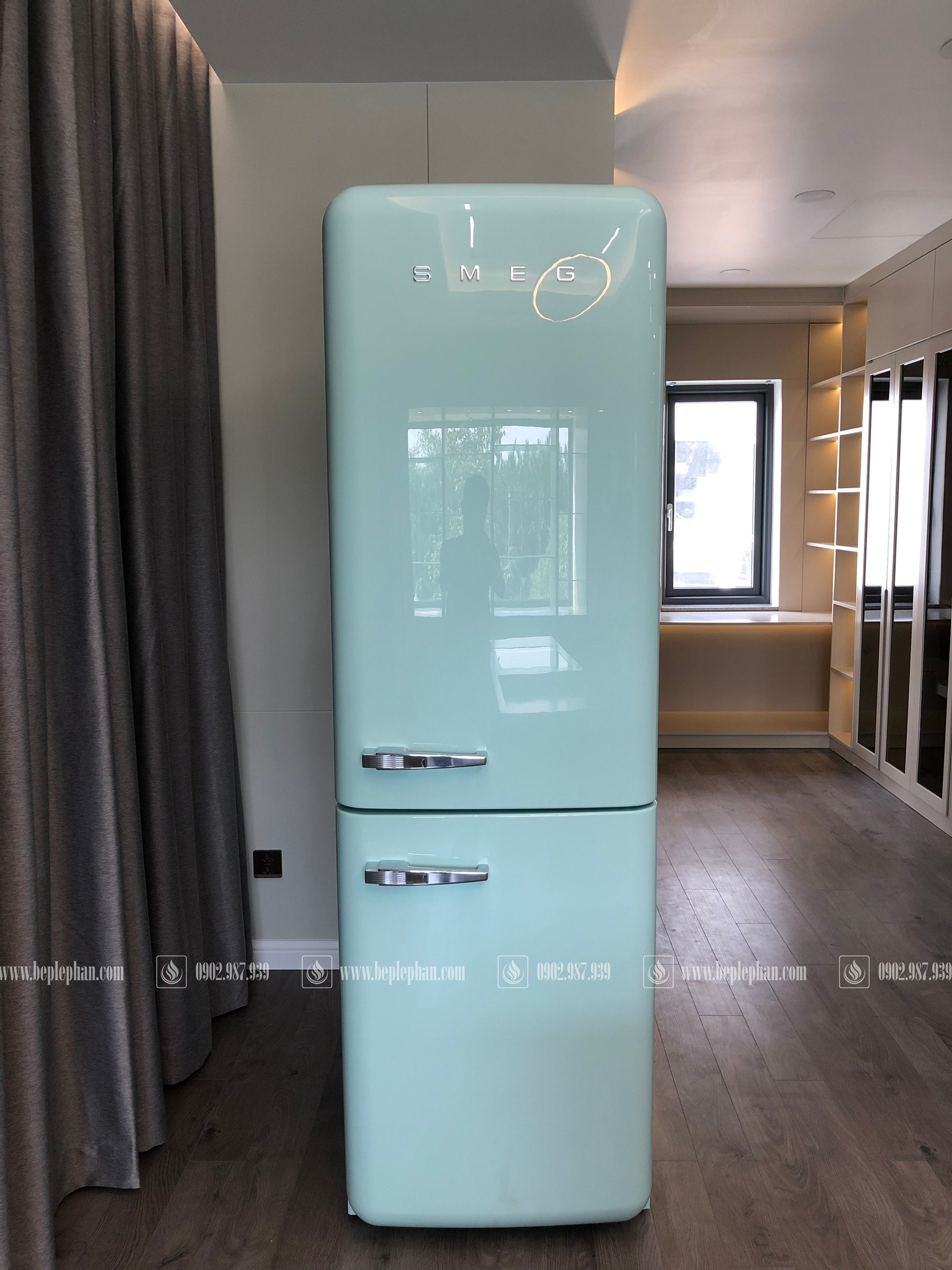 Tủ lạnh Smeg FAB32RPG5 332 lít