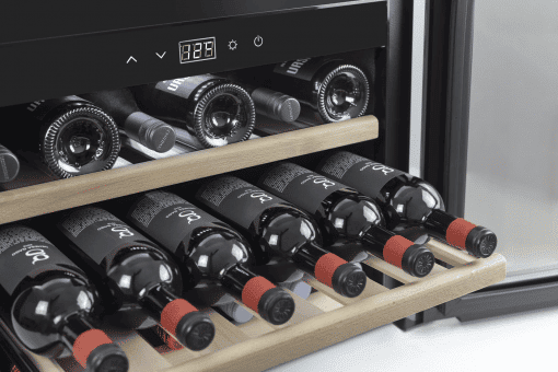 Tủ bảo quản rượu vang Caso WineSafe 18 EB 628