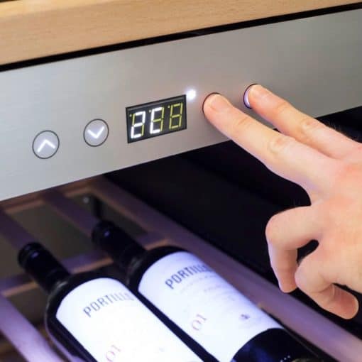 Tủ bảo quản rượu vang CASO WineChef Pro 126-2D