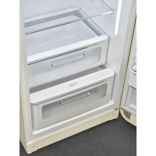 Tủ lạnh Smeg FAB28RCR5 với ngăn rau củ quả thiết kế đục lỗ có thể điều chỉnh