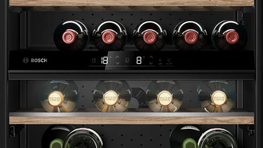 Khay giá đỡ bằng gỗ sồi của tủ bảo quản rượu vang Bosch KUW21AHG0 serie 6